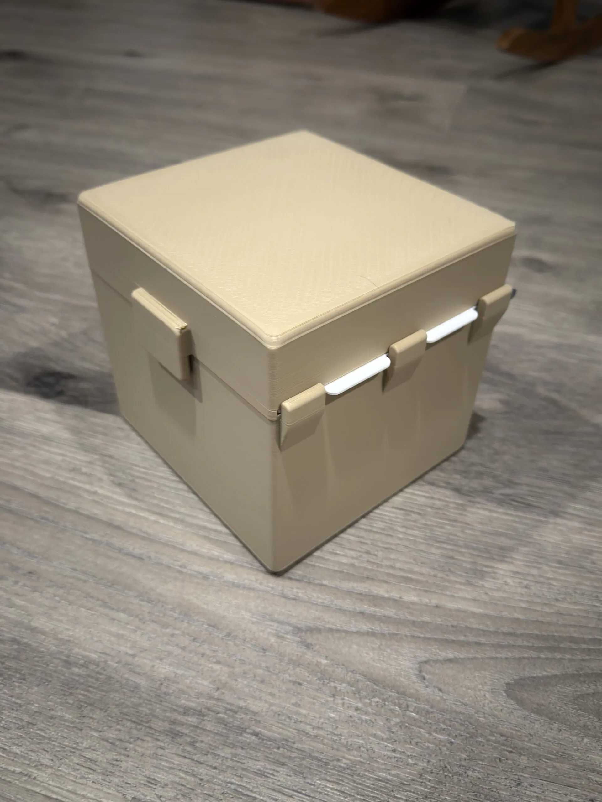 closed mtg commander deck box for commander decks